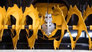 Бензиновый снегоотбрасыватель Champion ST1376E