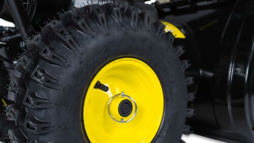 Бензиновый снегоотбрасыватель Champion ST761BS