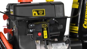 Бензиновый снегоотбрасыватель Champion STT1171E