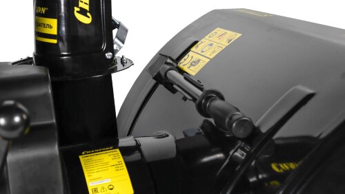 Бензиновый снегоотбрасыватель Champion STT1171E