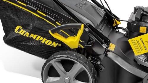 Бензиновая газонокосилка (самоходная) Champion LM5344