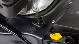 Бензиновая газонокосилка (несамоходная) Champion LM4222