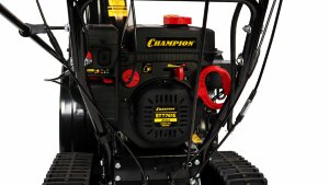 Бензиновый снегоотбрасыватель Champion STT761E