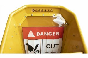 Бензиновый измельчитель-шредер Champion CH1211E