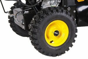 Бензиновый снегоотбрасыватель Champion ST556